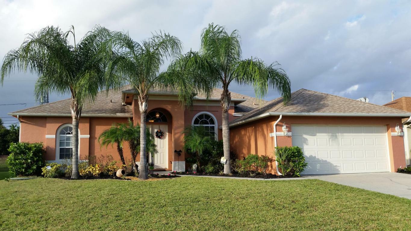 Property Photo:  2161 SW Janette Avenue  FL 34953 