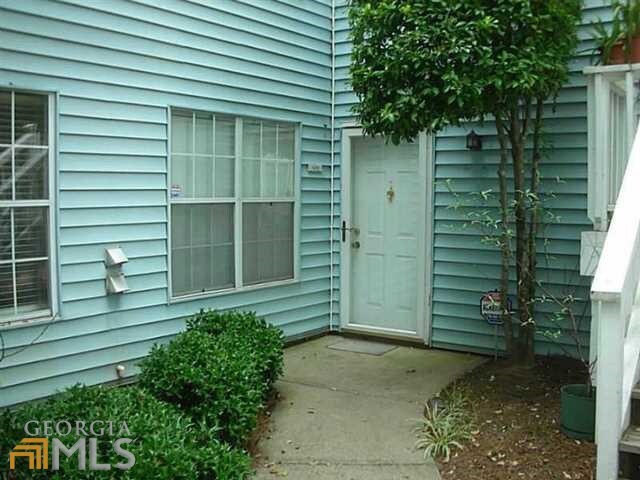 Property Photo: 1402 Glenleaf Dr GA 30092