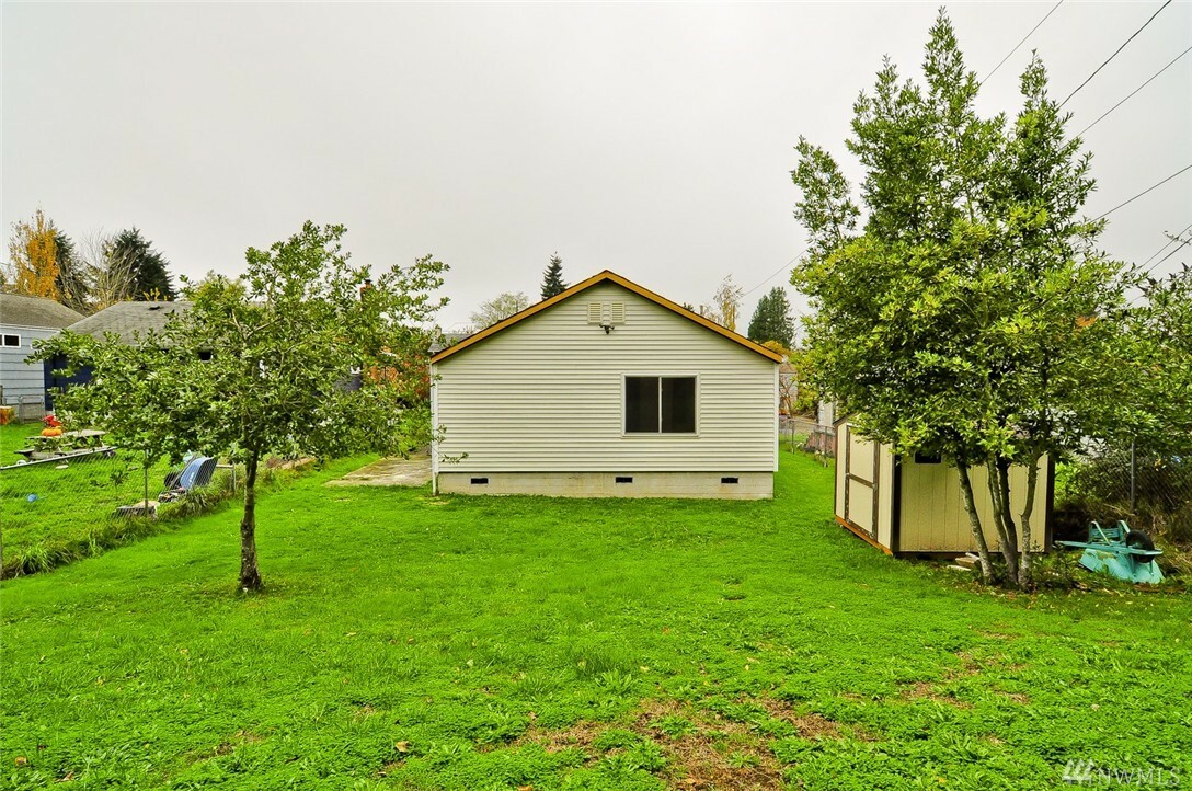 Property Photo:  6032 37th Ave SW  WA 98136 