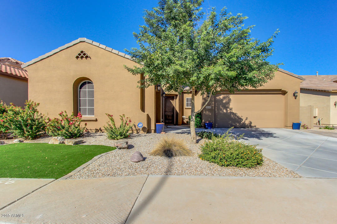 Property Photo:  2720 E Iris Drive  AZ 85286 