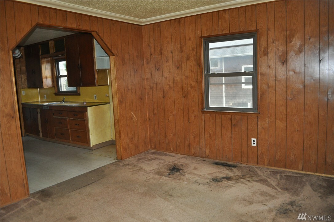 Property Photo:  116 E 45th St  WA 98404 