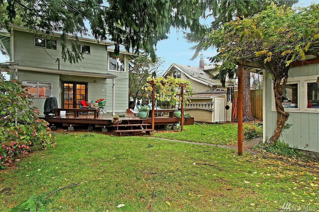 Property Photo:  1726 Colby Ave  WA 98201 