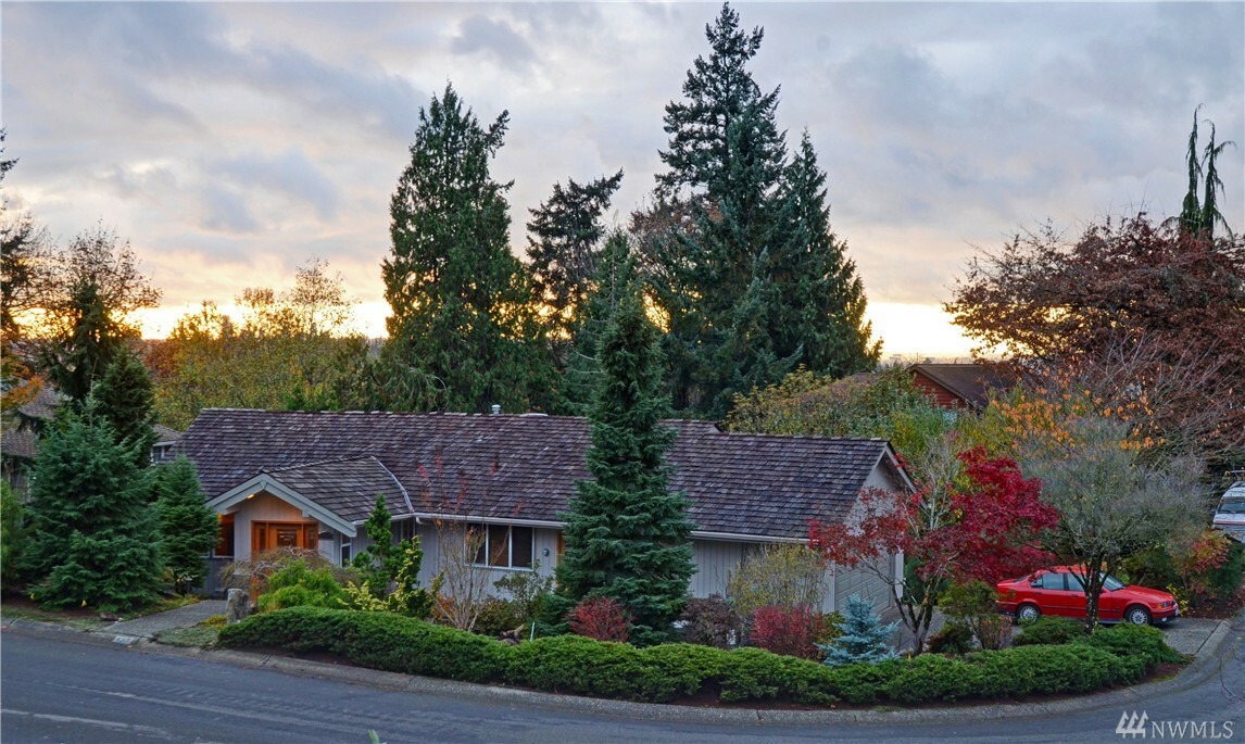 Property Photo:  4217 105th Ave NE  WA 98033 