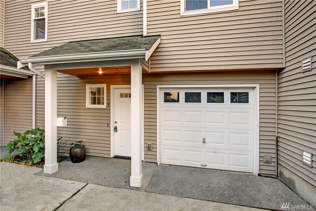 Property Photo:  2011 NW 59th St B  WA 98107 