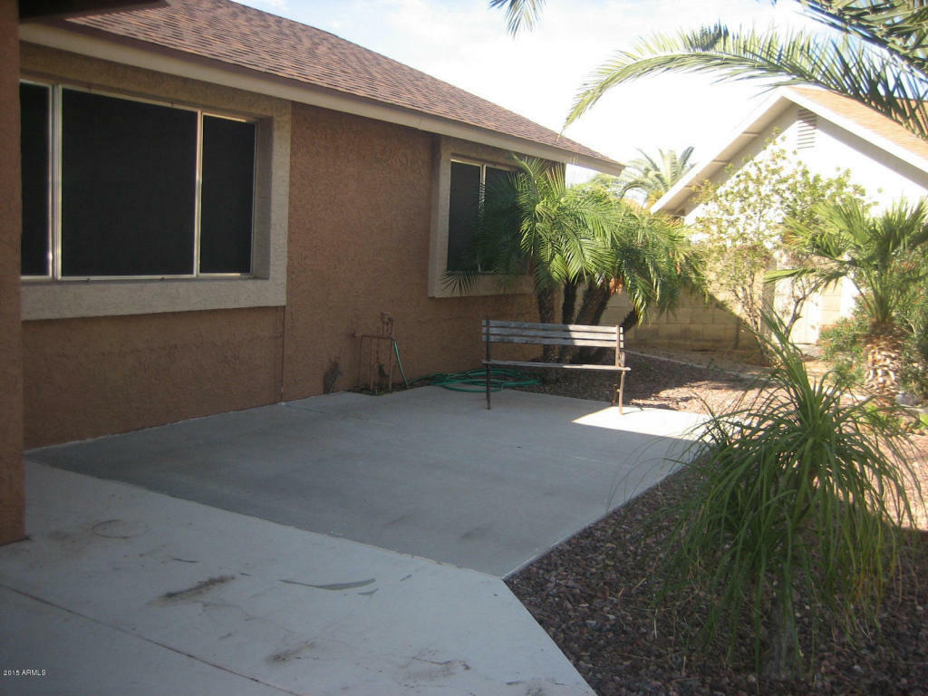 Property Photo:  614 S Raven Circle  AZ 85208 