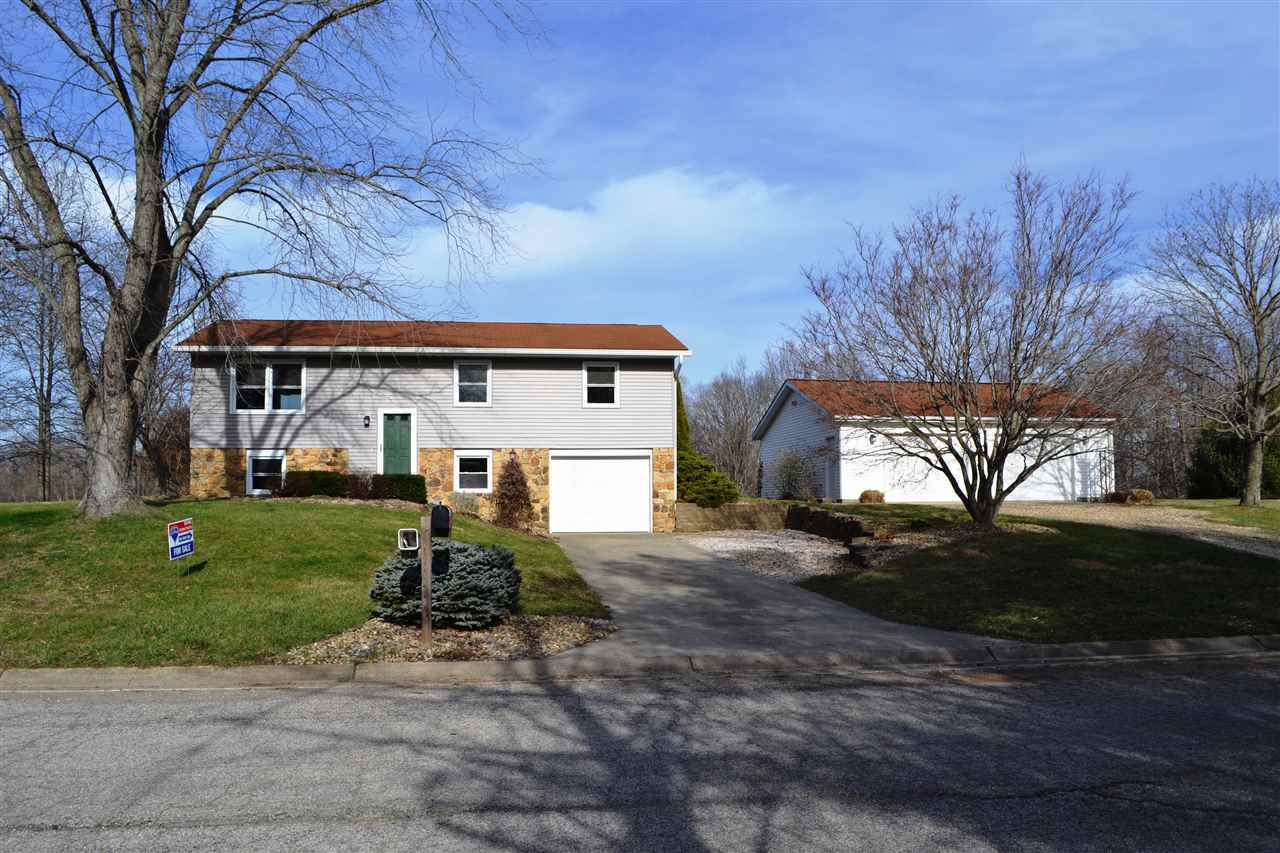 Property Photo:  2885 E Carowinds Court  IN 47401-9716 