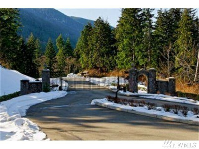 Property Photo:  15688 Uplands Reserve Dr SE  WA 98045 