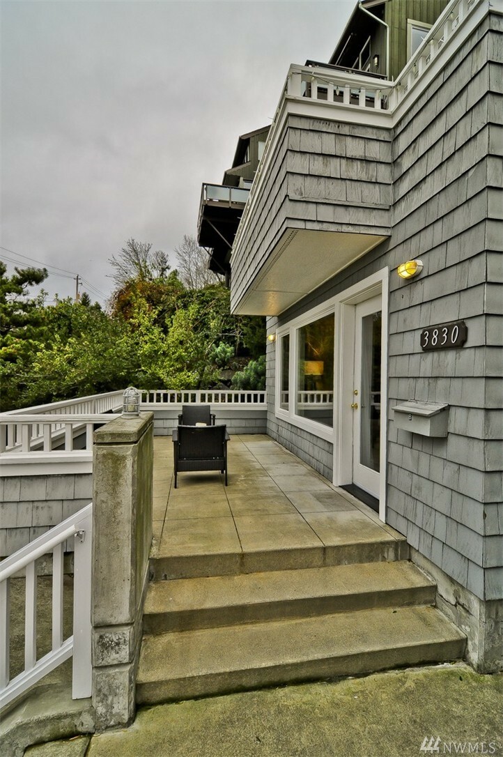 Property Photo:  3830 59th Ave SW B  WA 98116 