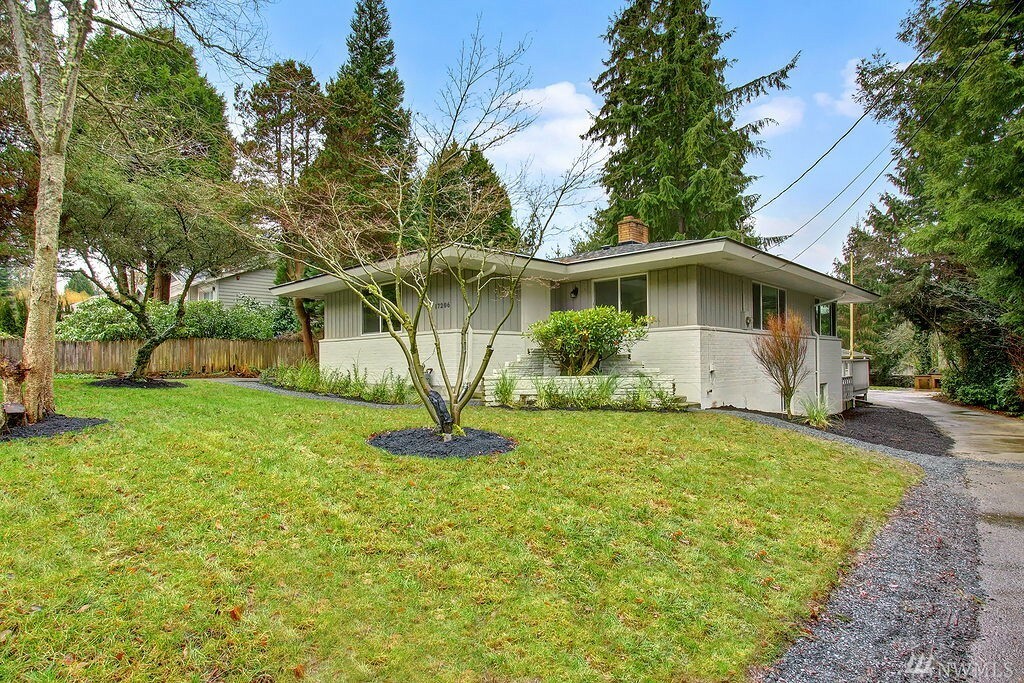 Property Photo:  17206 76th Ave W  WA 98026 