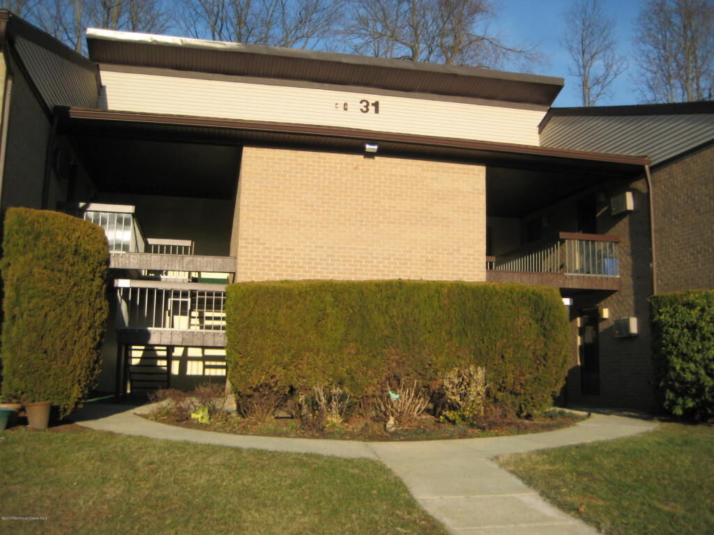 Property Photo:  31 Meadow Green Circle  NJ 07726 