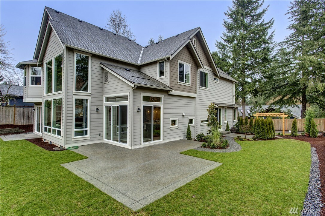 Property Photo:  13424 NE 80th St  WA 98052 