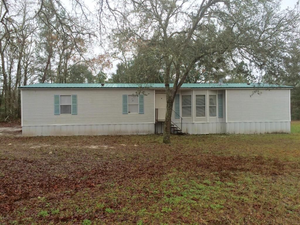 Property Photo: 151 Lake Circle FL 32189