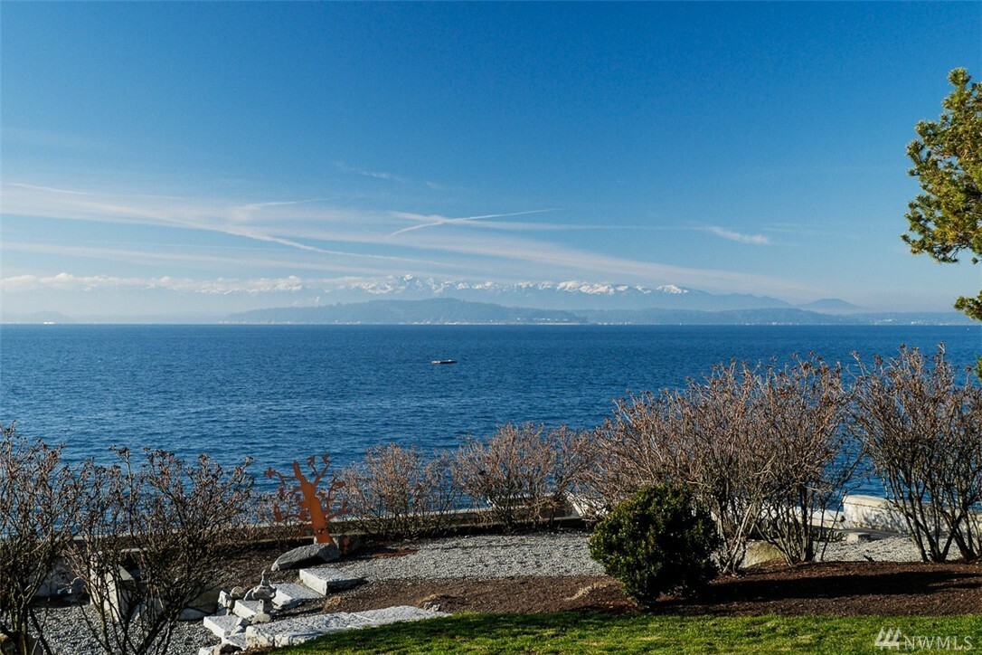 Property Photo:  5915 Beach Dr SW  WA 98136 