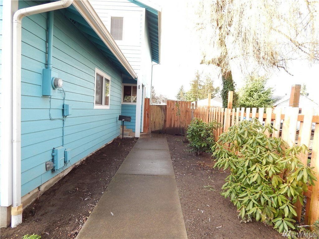 Property Photo:  6516 A St  WA 98408 