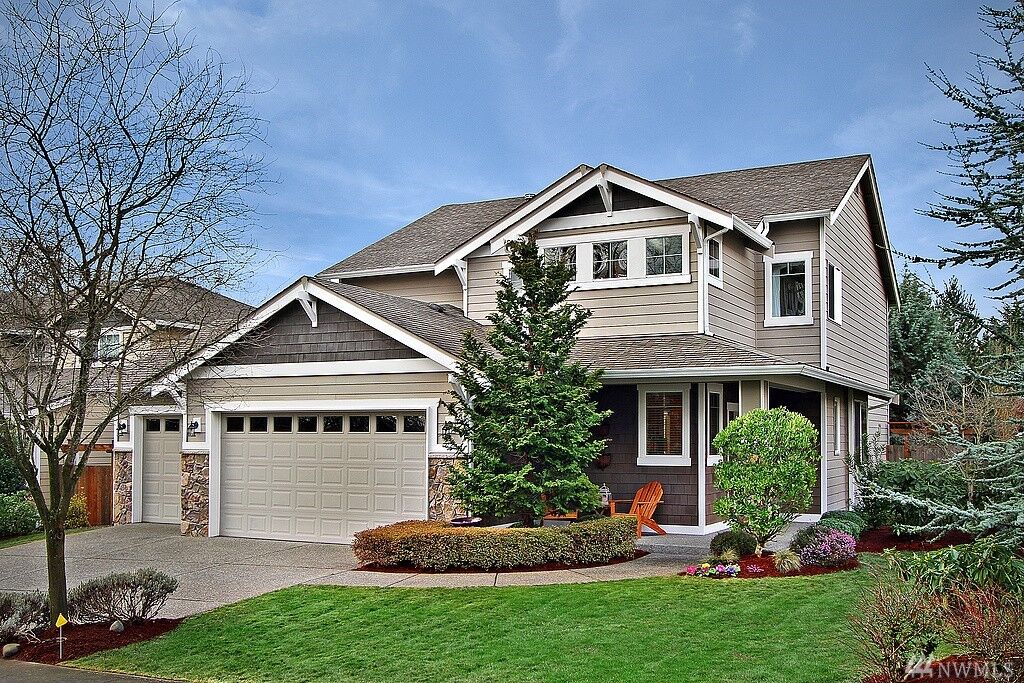 Property Photo:  225 Quincy Ave NE  WA 98059 