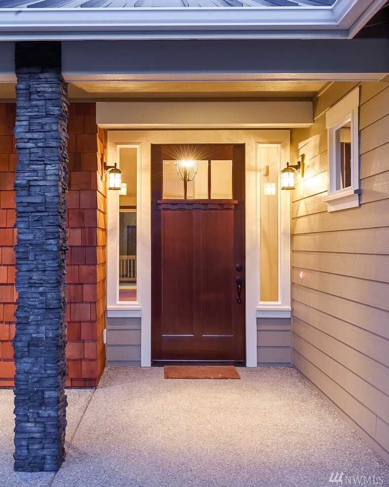 Property Photo: 786 Upper Valley Wy WA 98282