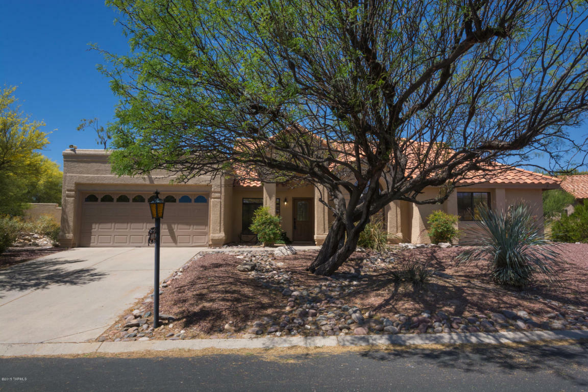 Property Photo:  6071 N Placita Fresnillo  AZ 85750 