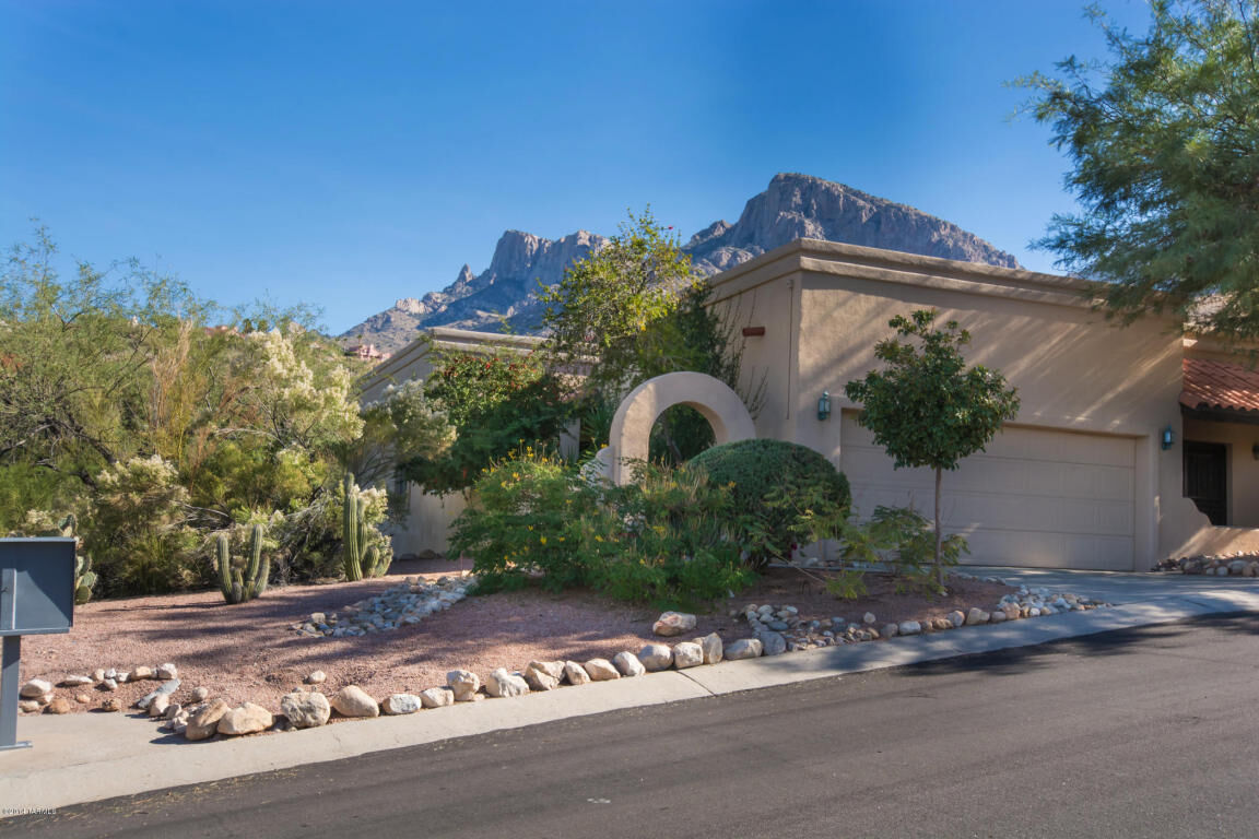 Property Photo:  9956 N Ridge Shadow Place  AZ 85704 