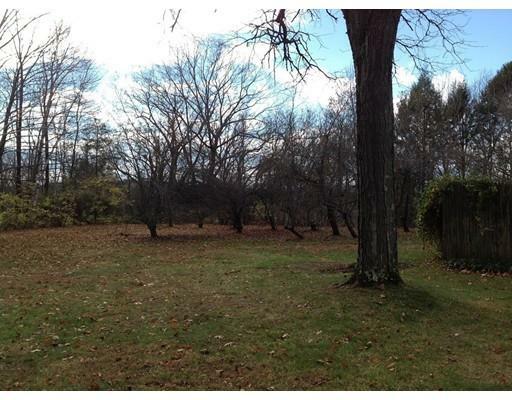 Property Photo: 20 Eastwood Dr MA 01085