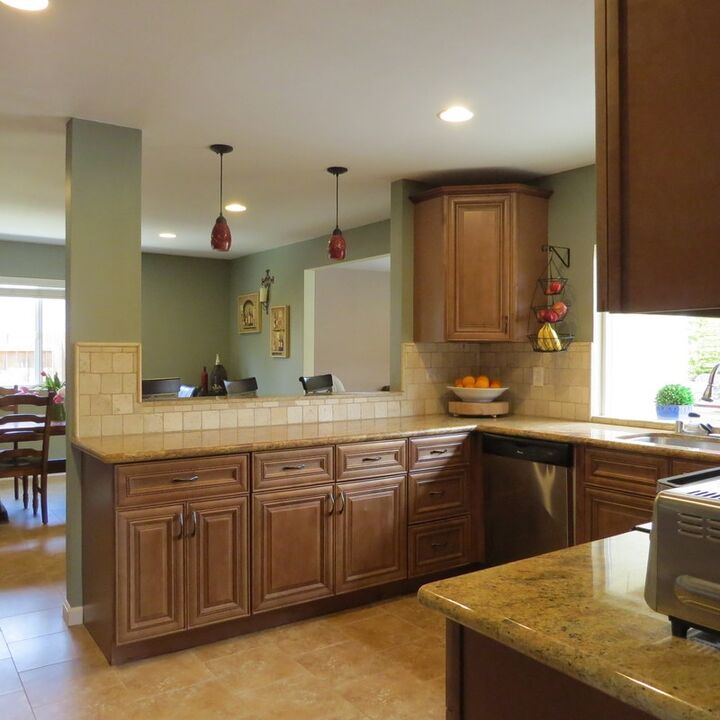 Property Photo:  530 Howe Pl  CA 92025 