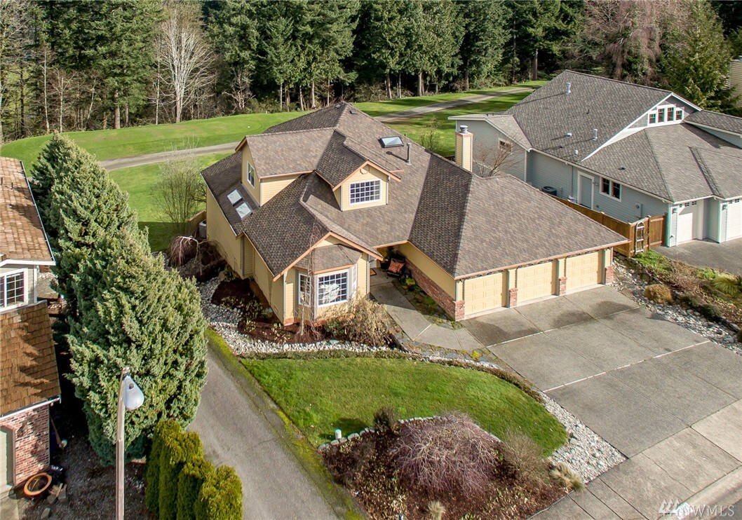 Property Photo:  25432 Lake Wilderness Country Club Dr SE  WA 98038 