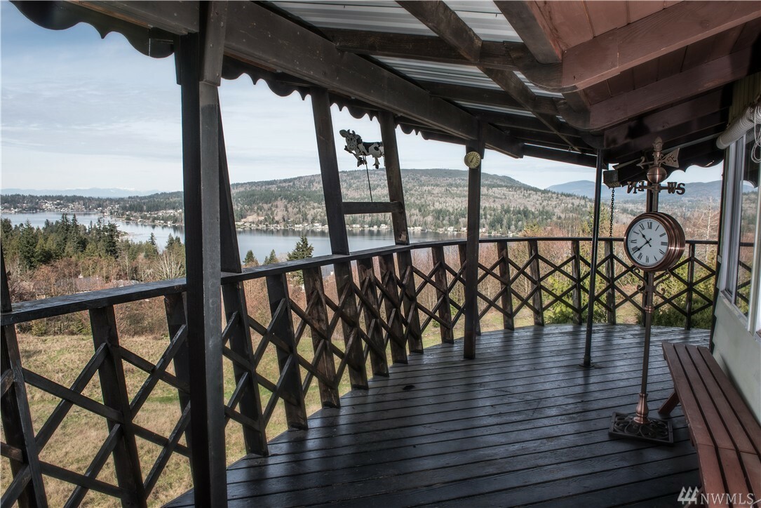 Property Photo:  1834 Lake Louise Rd  WA 98229 