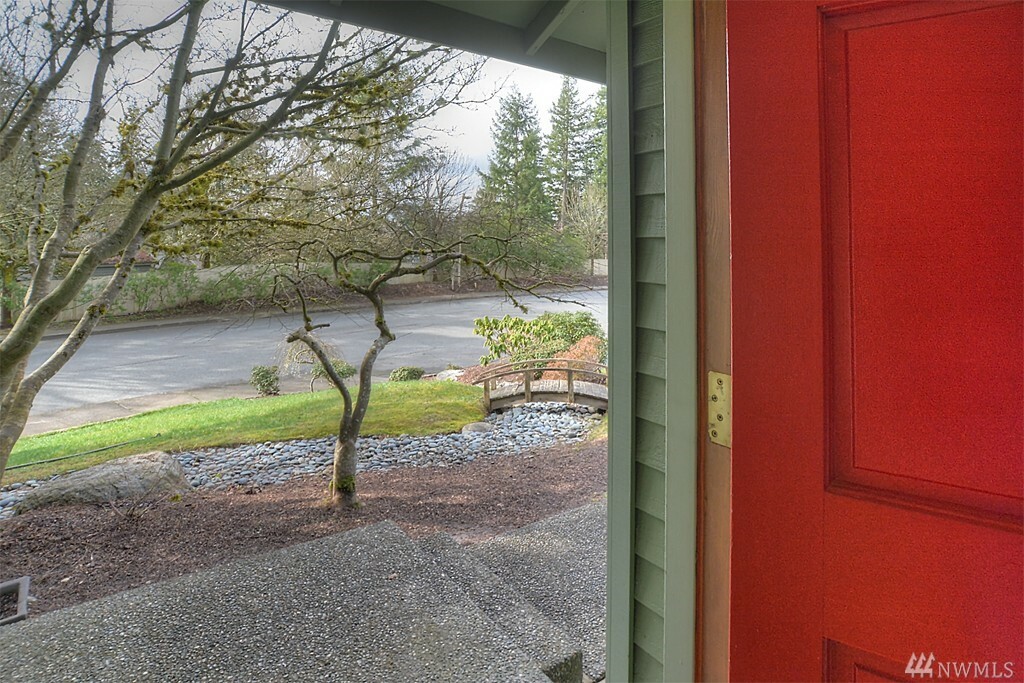 Property Photo: 24203 SE 43rd Place WA 98029