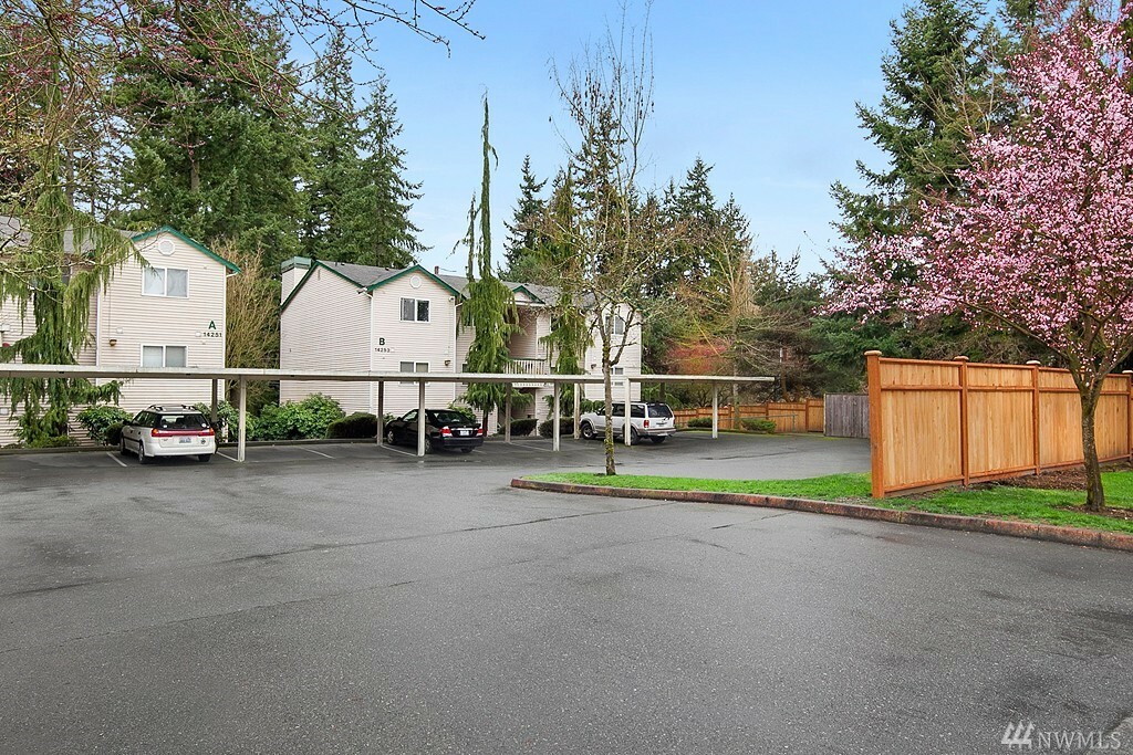 Property Photo:  14253 73rd Ave NE B102  WA 98034 