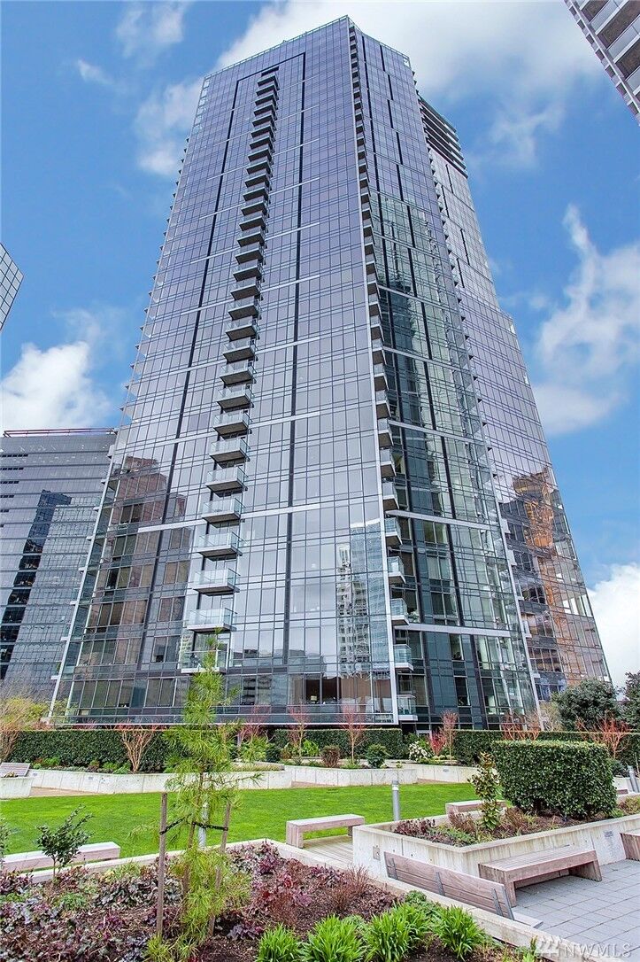 Property Photo: 10700 NE 4th St 3206 WA 98004