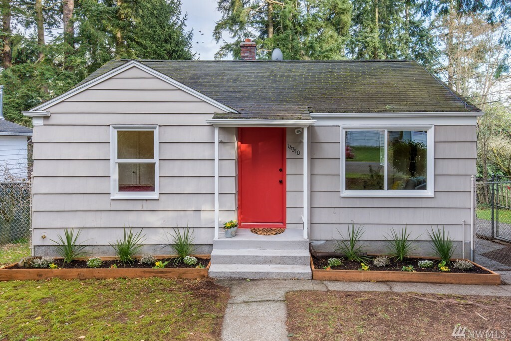 Property Photo: 14310 24th Place NE WA 98125