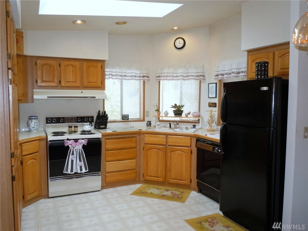 Property Photo: 111 NE Saturn Lane WA 98311