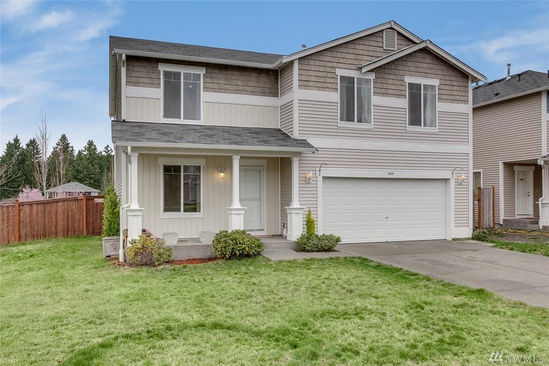 Property Photo: 9609 201st Ct E WA 98338