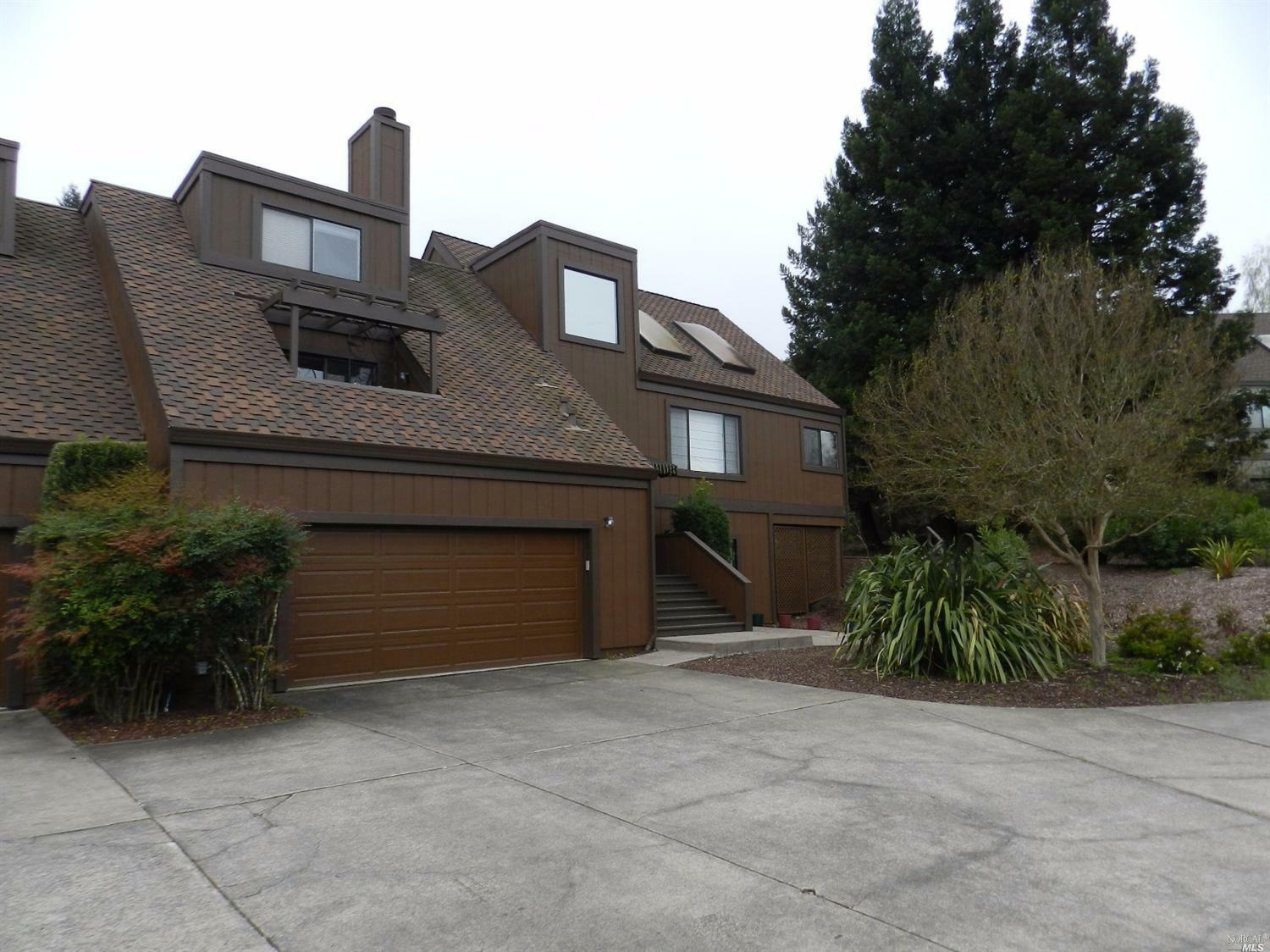 Property Photo: 725 White Oak Drive CA 95409