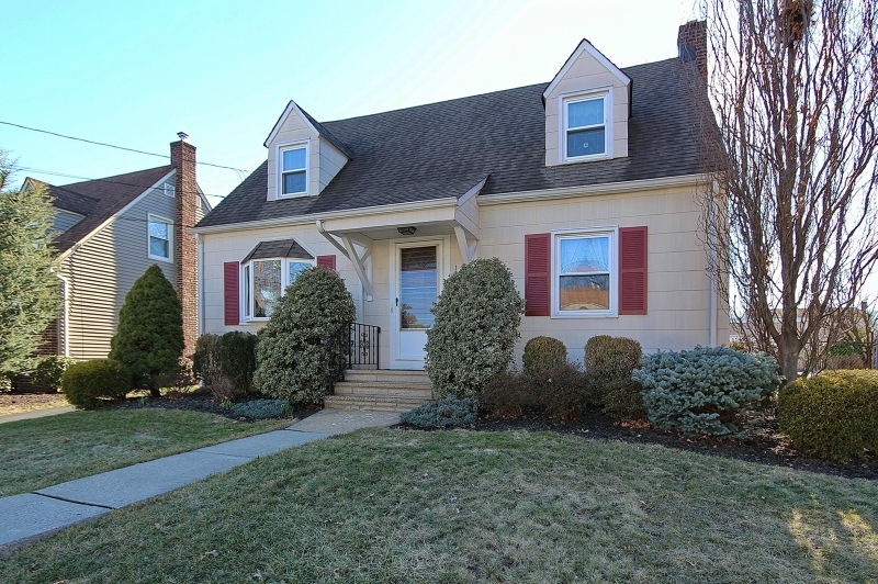 Property Photo:  116 Roosevelt Ave  NJ 07016 