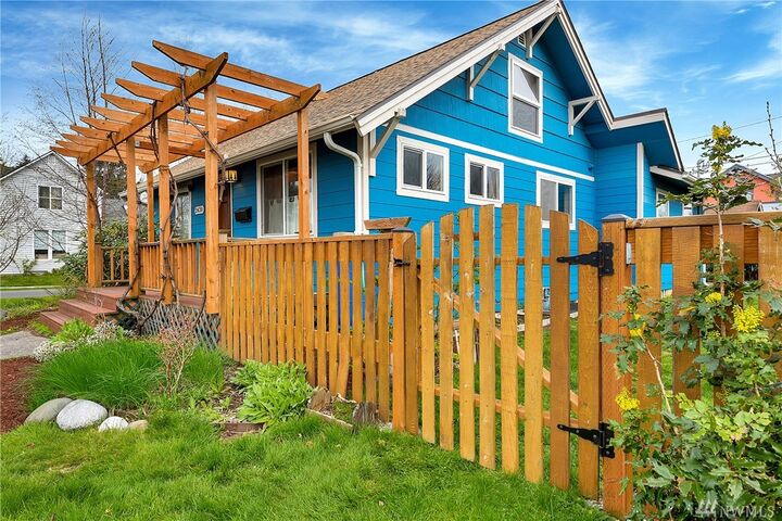 Property Photo: 2430 Henry St WA 98225