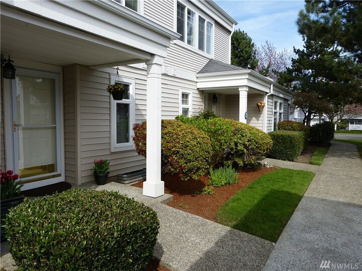 Property Photo: 5402 S 237th Place WA 98032