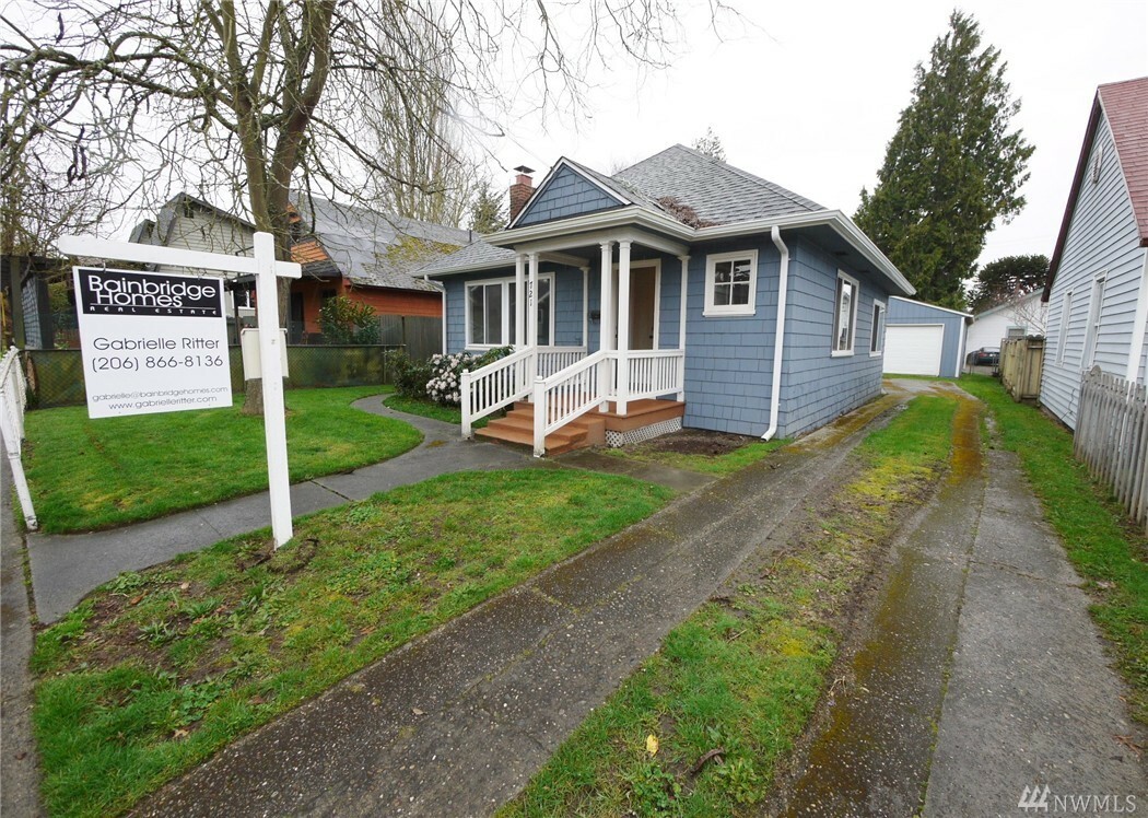 Property Photo:  721 McKenzie Ave  WA 98337 