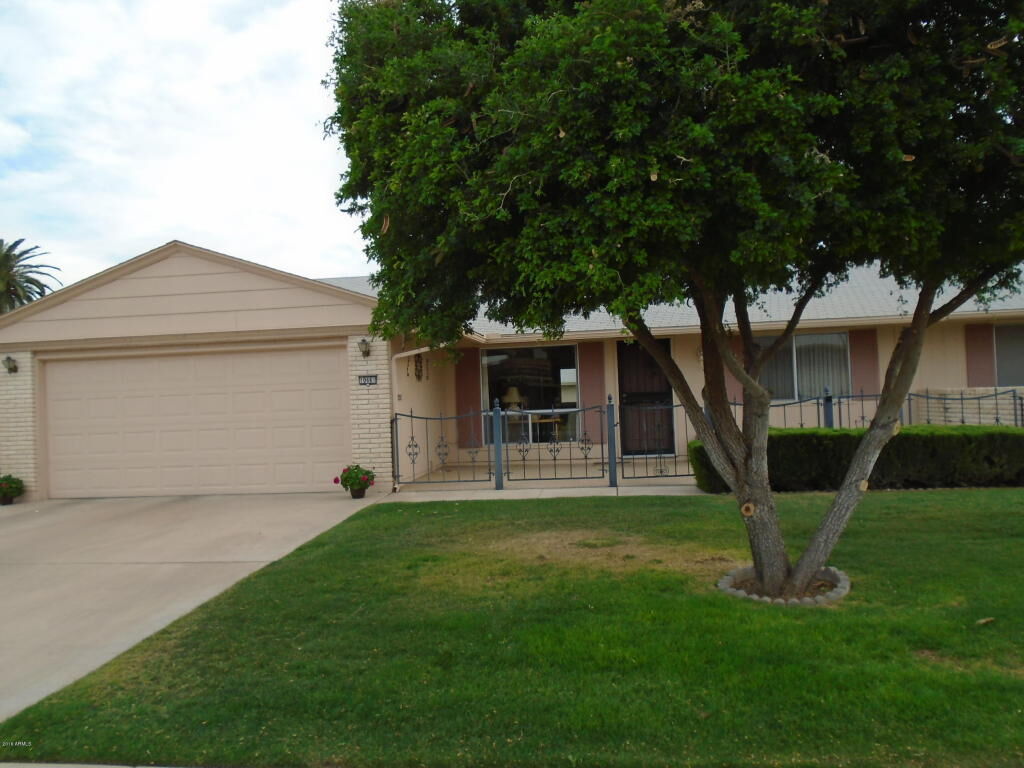 Property Photo: 10661 W Tropicana Circle AZ 85351