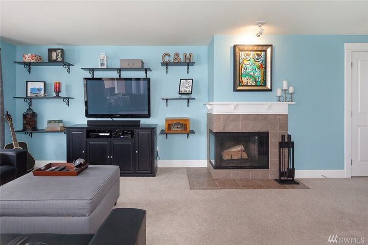 Property Photo:  300 N 130th Street 4305  WA 98133 