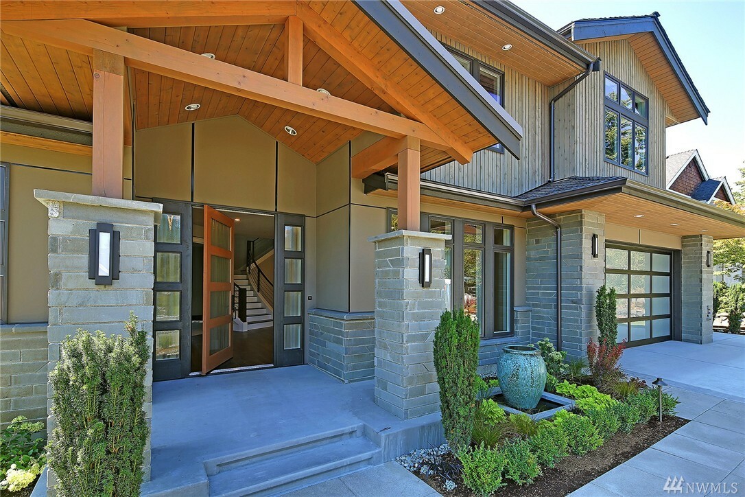 Property Photo: 10011 NE 29th Place WA 98004