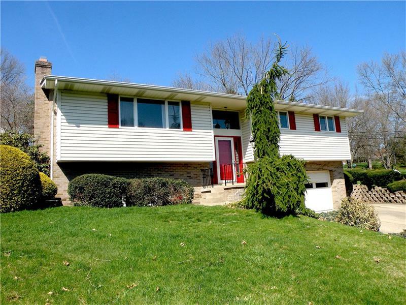 Property Photo:  318 Stonebrook Drive  PA 15317 