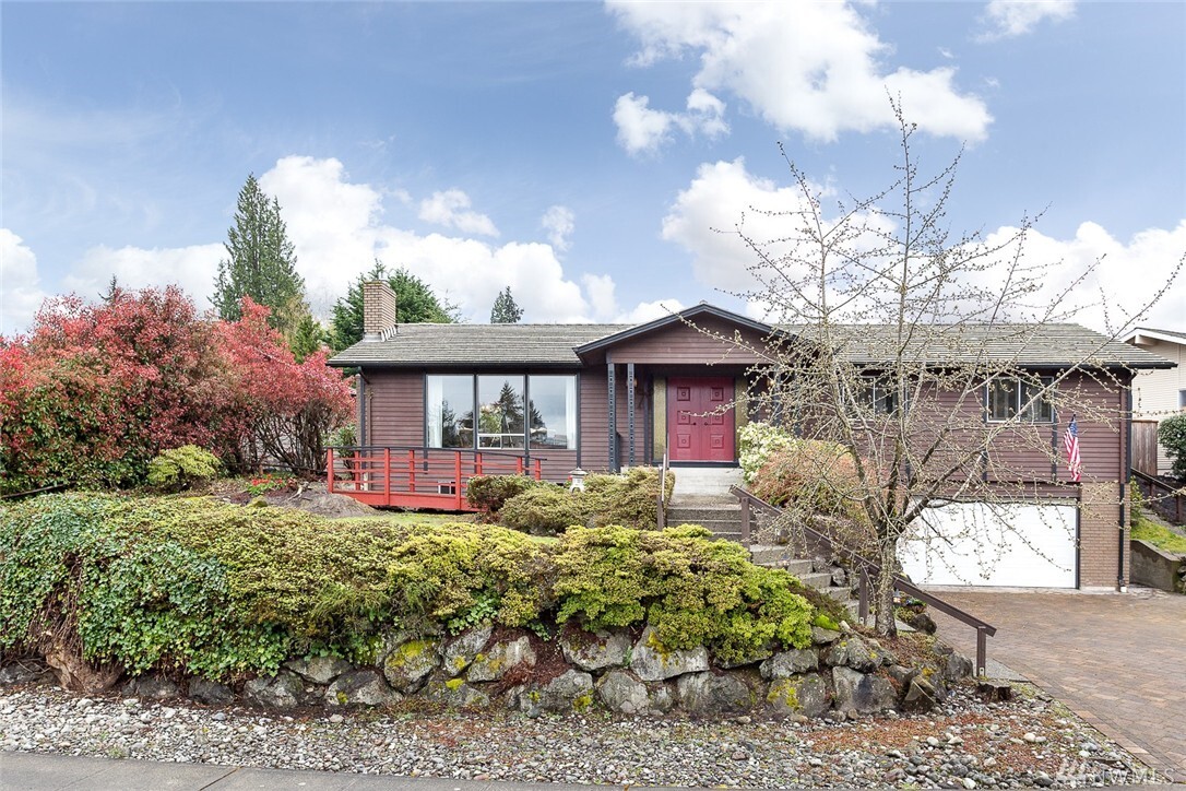 Property Photo: 1310 121st Avenue SE WA 98005