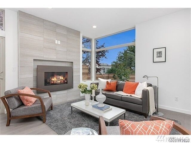 Property Photo:  113 16th Ave  WA 98122 