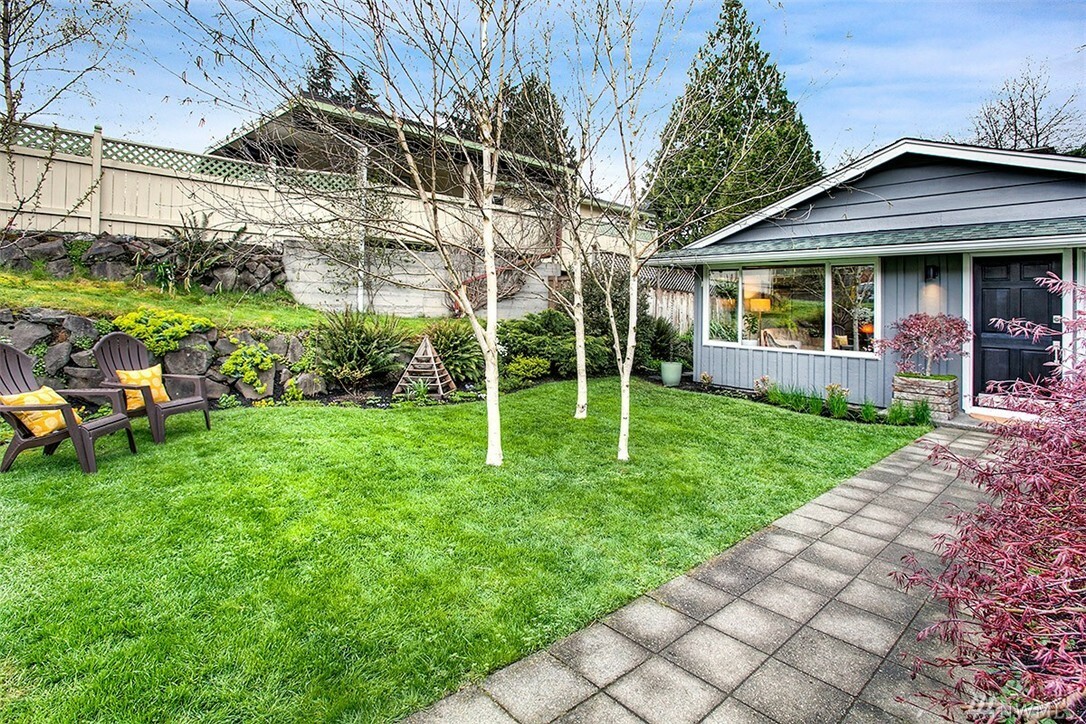 Property Photo:  3534 NE 90th St  WA 98115 