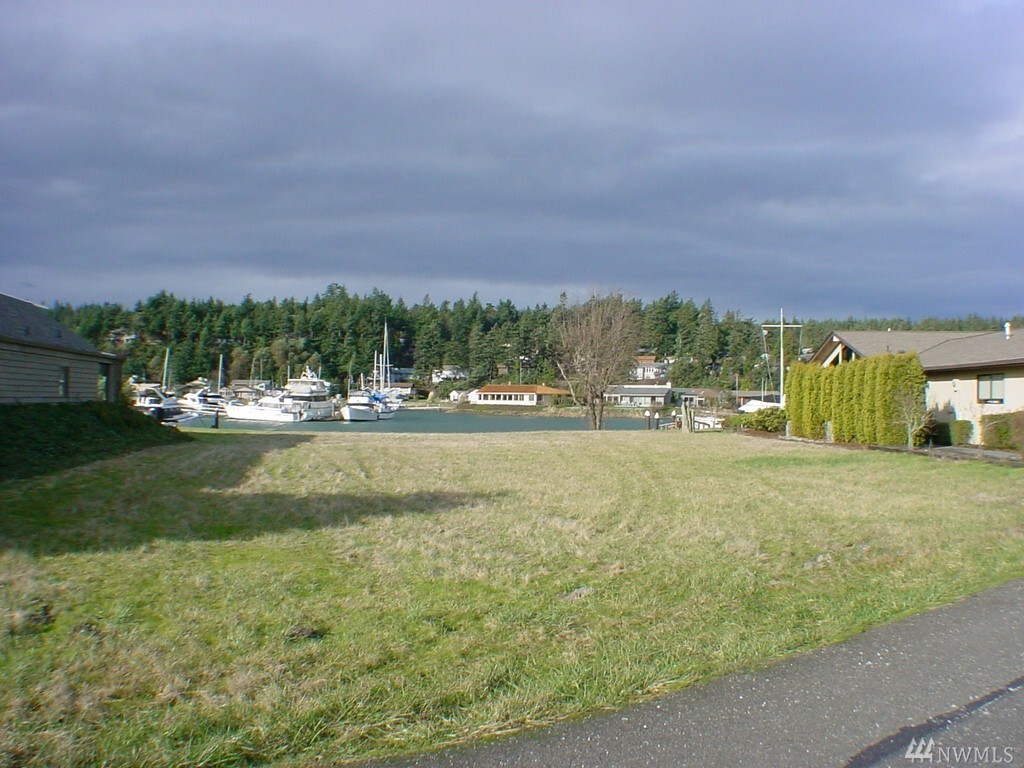 Property Photo: 128 Lummi Cir WA 98257