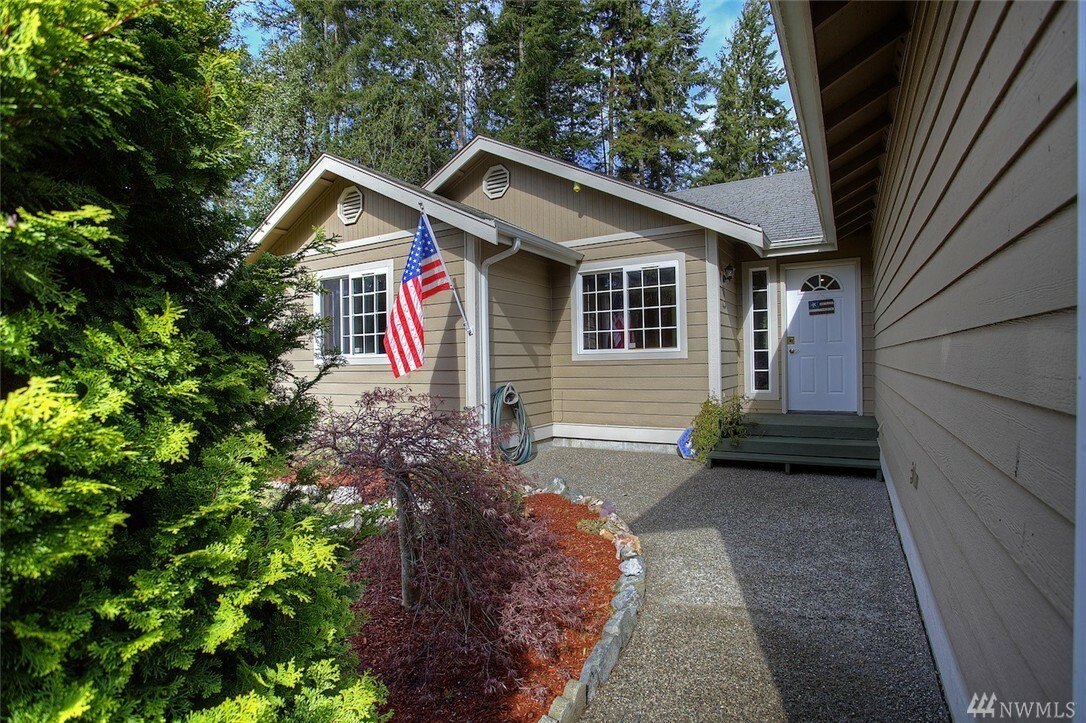 Property Photo:  15511 Bandix Rd SE  WA 98359 