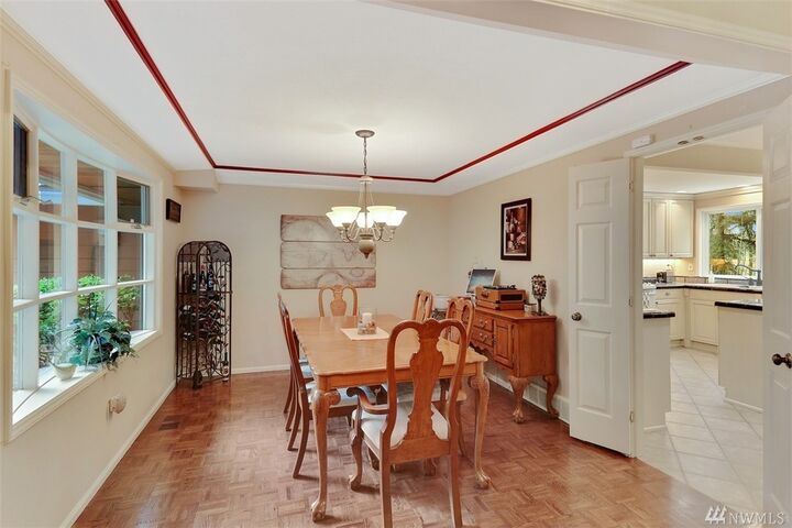 Property Photo: 14611 SE 60th St WA 98006