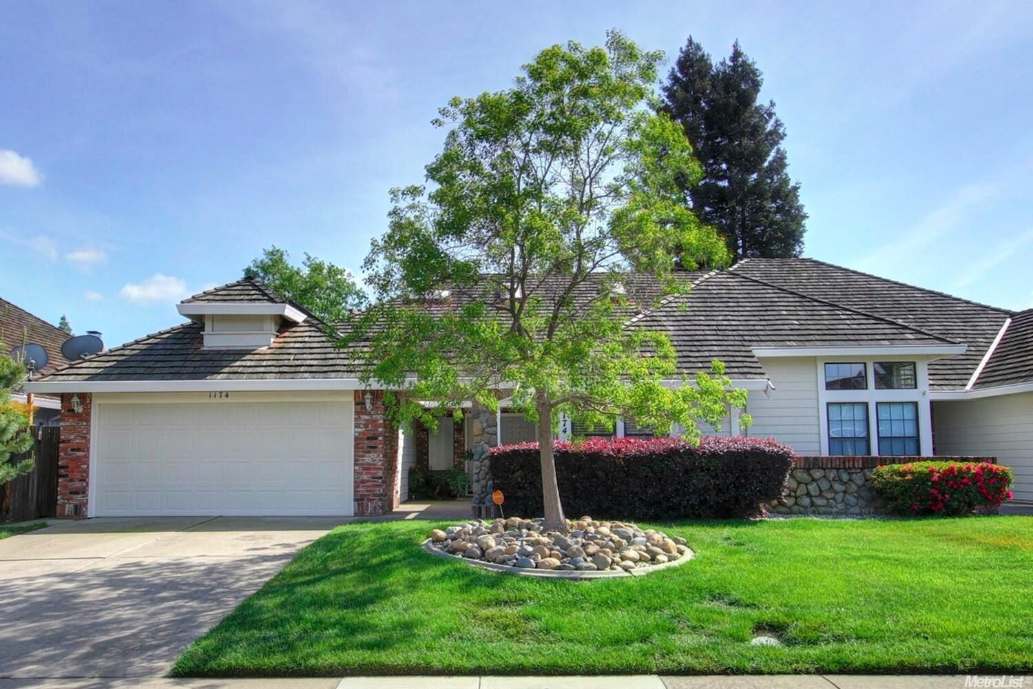 Property Photo: 1174 Cedar Tree Way CA 95831