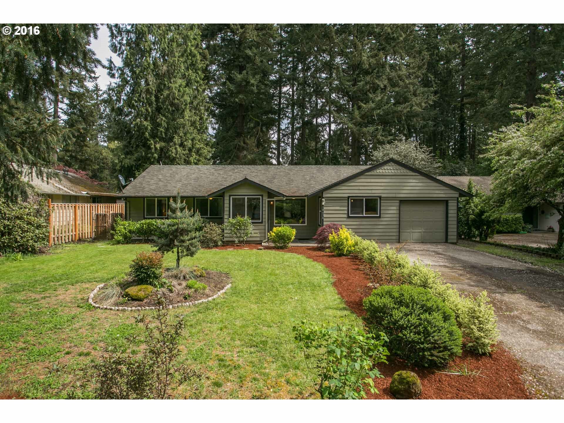 Property Photo: 18630 Kristi Way OR 97035