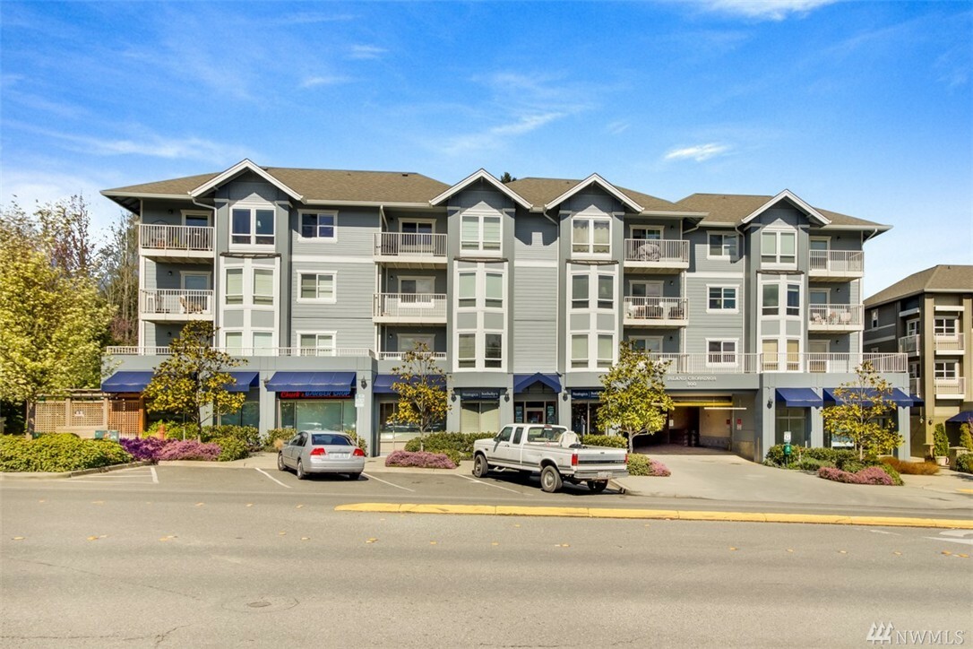 Property Photo: 300 High School Rd NE 218 WA 98110